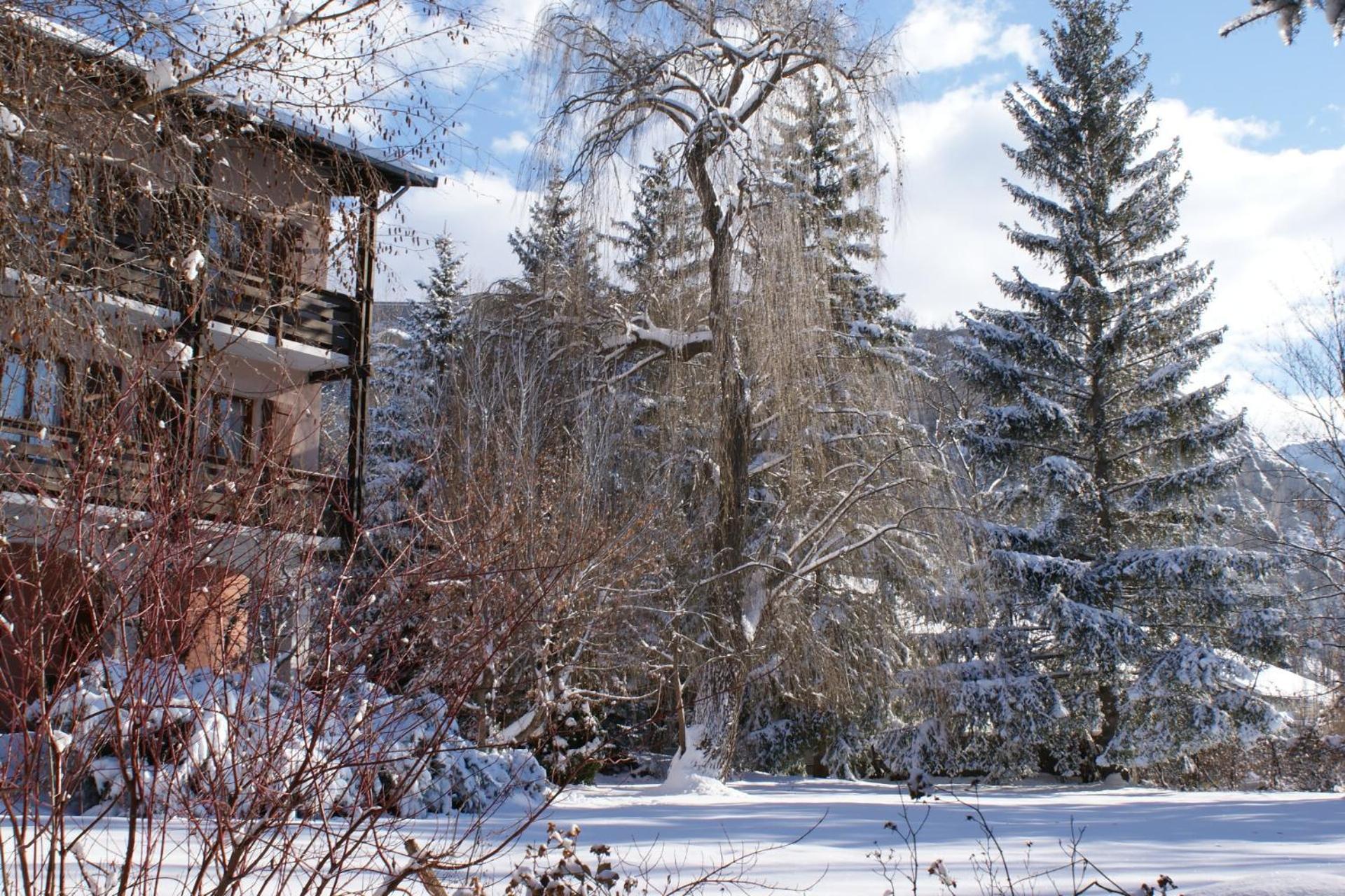 Hotel De La Gare Eygliers Bagian luar foto